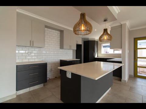 Brand new 🏠 3 Bedroom House For Sale in Island View, Mossel Bay 🏖️R 3 320 000