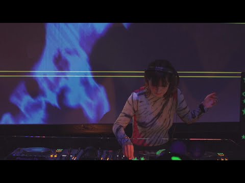 Anja Schneider & VJ Madpoly | Harry Klein | Munich (Germany)