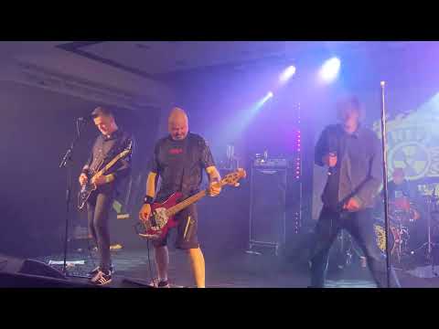 Ned's Atomic Dustbin - Happy (Gillingham Great Hall 06 May 2023)