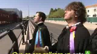 Ángel Martín y Miki Nadal intentaron pedir perdón cantando con una tuna a la puerta de la cadena, pero no coló. Luego les siguieron Cuatro, Antena 3 y hasta Telemadrid.