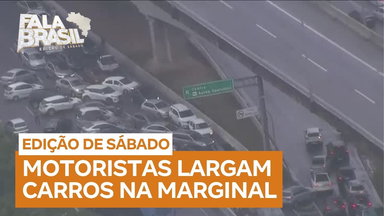 Motoristas deixam carros em pontos alagados da Marginal Tietê após chuva que atingiu SP