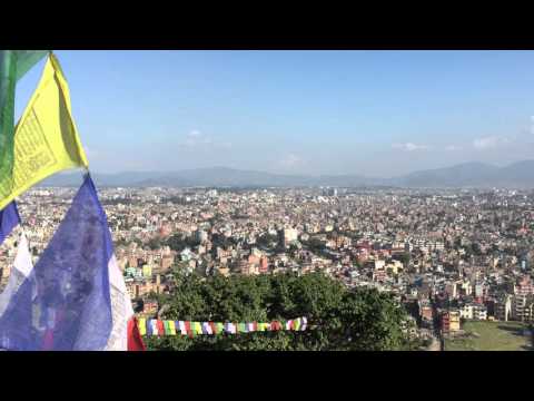 Вид на Катманду с высоты Сваямбунатх