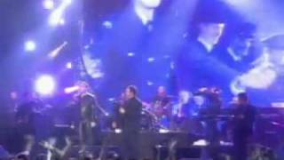 TOM JONES &amp; ROBBIE WILLIAMS- MEDLEY OF SONGS(LAND OF A THOUSAND DANCES) WEB-GIFTS.COM