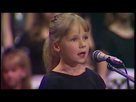 Born to sing! Lenna Kuurmaa aged 4.