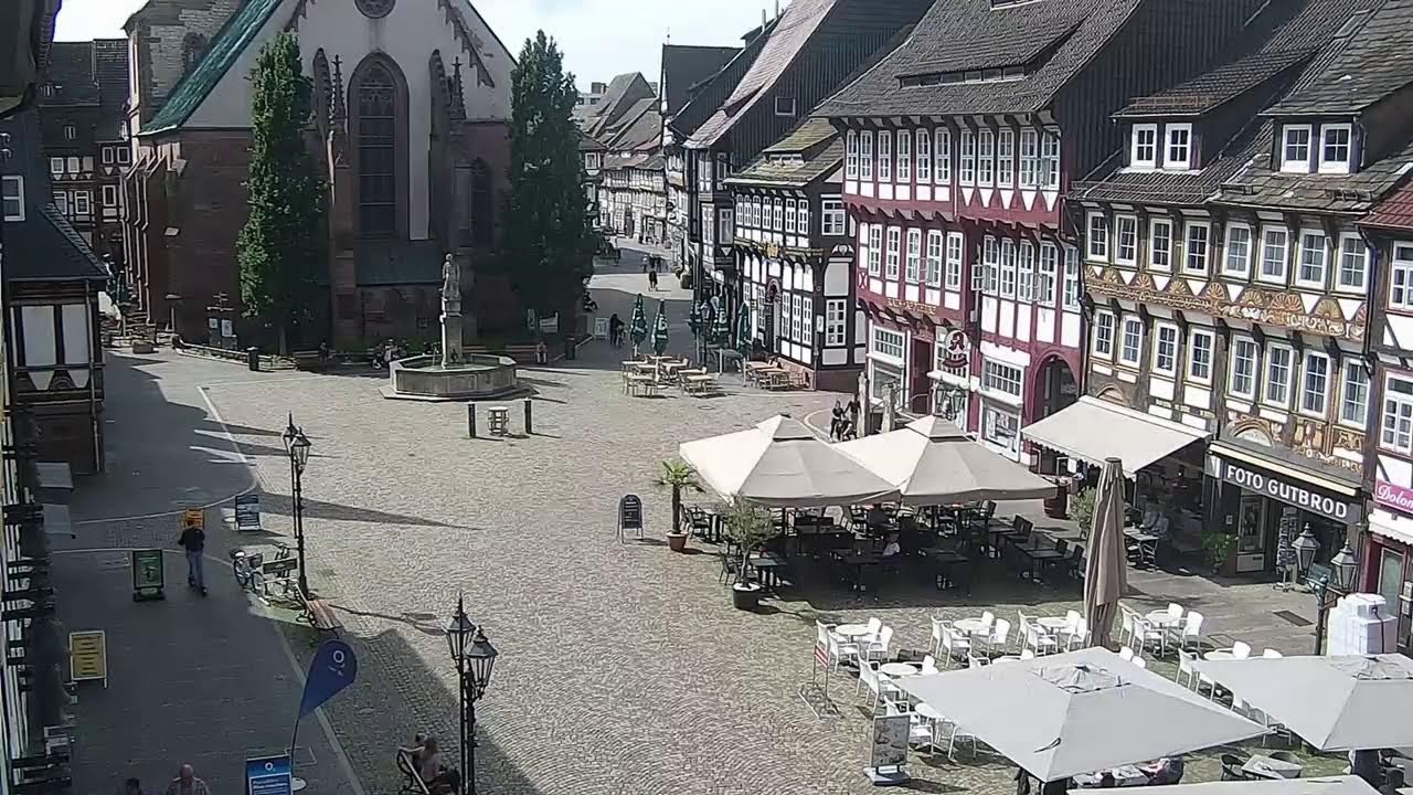 Live webcam view of Einbeck Market Square & Marktkirche