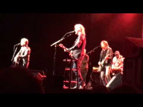 Live From Daryl's House with Daryl Hall and John Rzeznik Rebel Beat