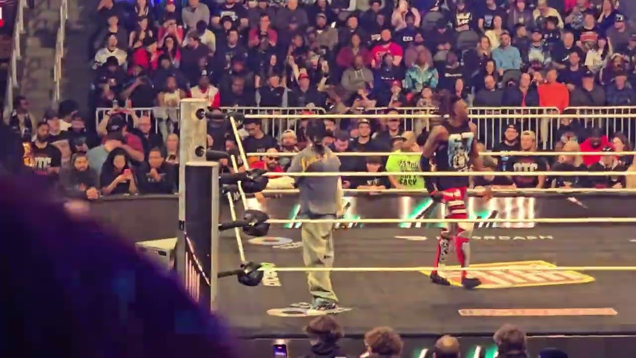 #WWE Monday Night Raw (2-23-26)- Je'Von Evans Entrance, Shows off the hops, and Match Finish!