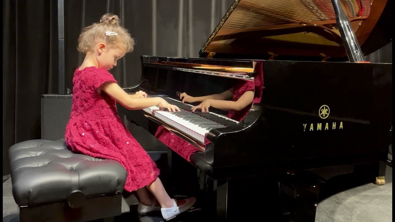 4 year old, Wins 1st place at World Competition with Fur Elise by Beethoven
