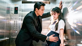 Forced to marry a 40-yo boss at 18, unexpectedly, he has loved me long and doted on me to the moon!