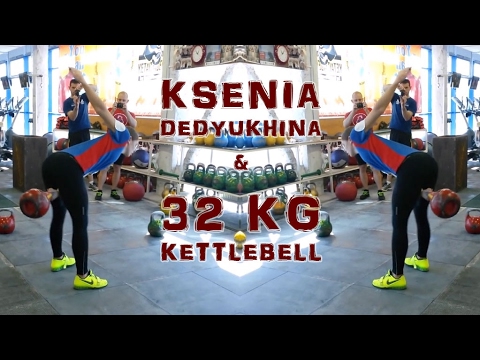 Ksenia Dedyukhina - 32 kg kettlebell snatch warm-up