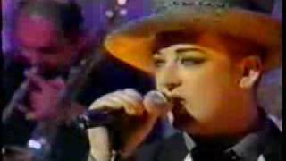 Boy George Live &quot;Suffragette City&#39;