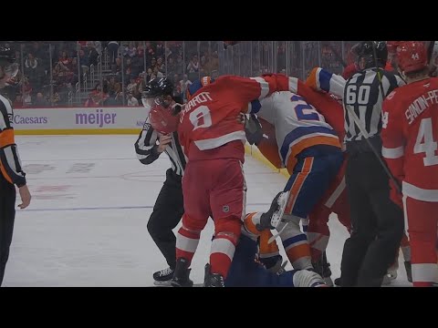 Scrum Between Red Wings & Islanders