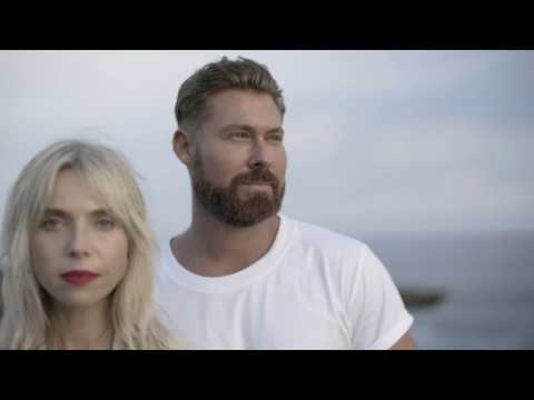 MERCEDES-BENZ PRESENTS AJE | MERCEDES-BENZ FASHION WEEK AUSTRALIA RESORT TWENTY