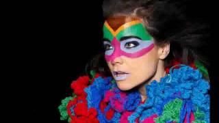 Björk   Crystalline Full New 2011   Lyrics