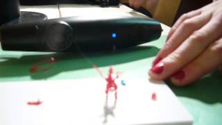 preview picture of video '3Doodler - Little Person - Petite Personne - 3D Printing Pen - Stylo d'Impression 3D'