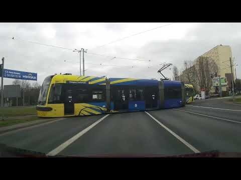 Moment wykolejenia tramwaju w Toruniu 27.03.2025