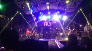 Download lagu Waktu - Endank Soekamti live at FKY30 mp3