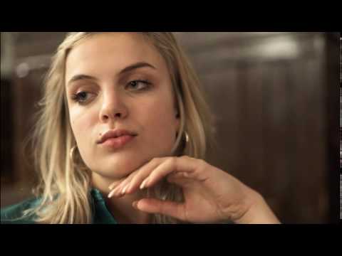 download lagu mp3 mp4 Fil Bo Riva, download lagu Fil Bo Riva gratis, unduh video klip Fil Bo Riva