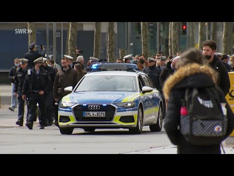 Schläge, Schüsse, Tritte - der gefährliche Alltag der Polizei | SWR DOKU