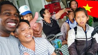 First Time Seeing A Black Man In Person - Visiting Vietnam Boat Village
