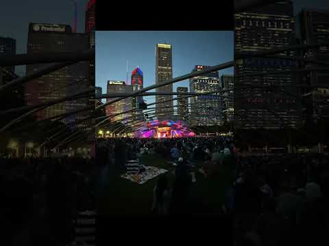 #xanthe #music #guitar #chicago #chicagosky #chicagoblues #chicagoliving #chicagolivemusic