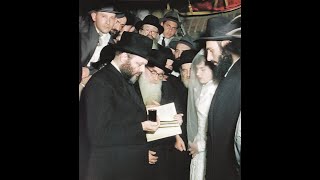 Download lagu The Lubavitcher Rebbe Officiating A Wedding mp3