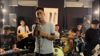Download lagu TAK INGIN USAI DISINI cover By Giolelaki And Lelaki Band mp3