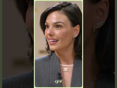 Isis Valverde compreendeu o amor de mãe quando seu filho tinha 8 meses🧡#SábiaIgnorânciaNoGNT #Shorts