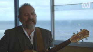 New Colin Hay song "Come Tumblin' Down" Live on ABC TV