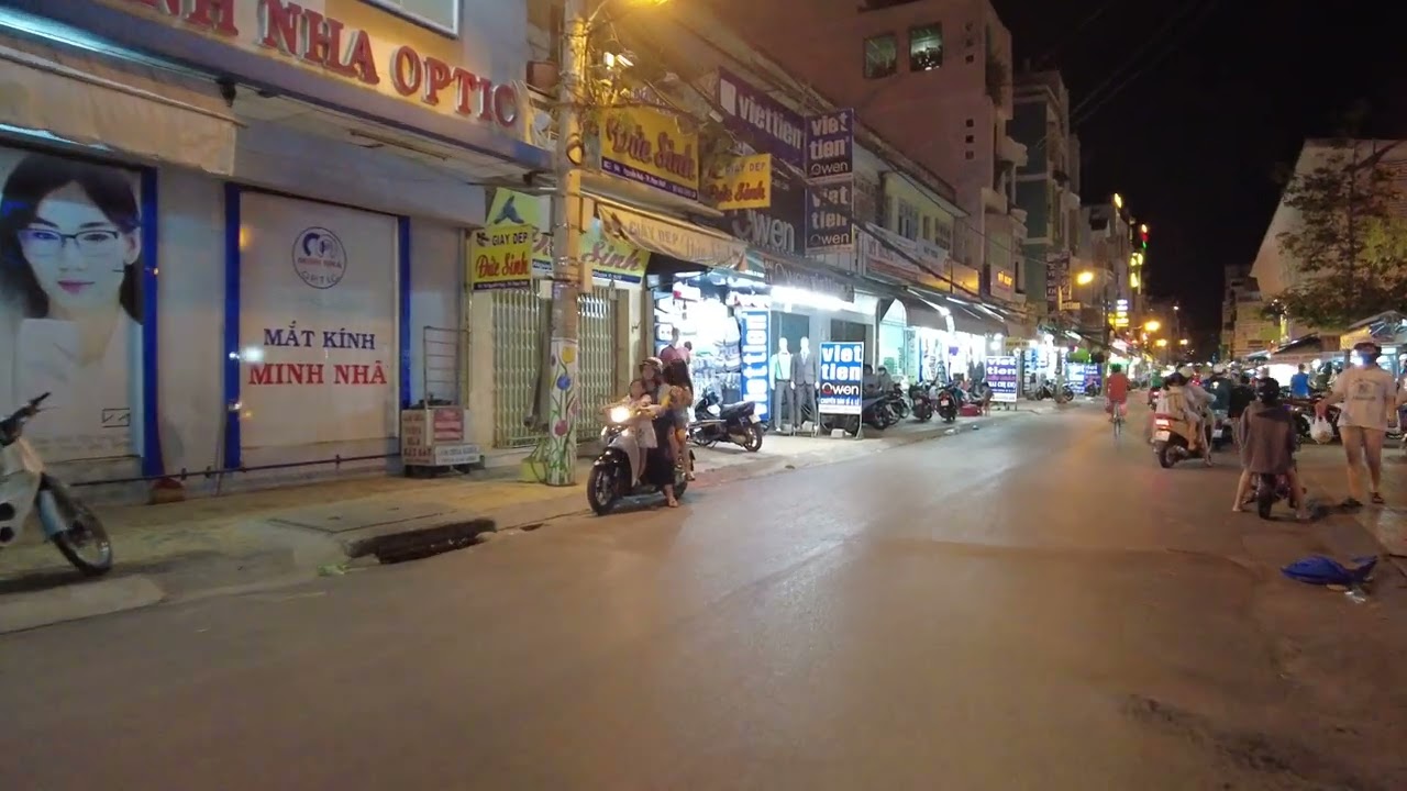 Experience Mui Ne Night Market through this video tour!