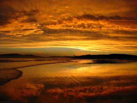 Daniel Loubscher feat. Illyra - Golden Sky (Me3dian Utopia Mix)