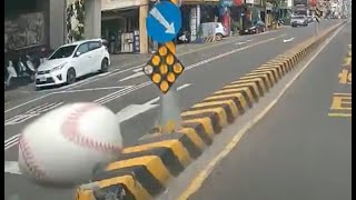 [討論] 台南棒球場界外球砸車