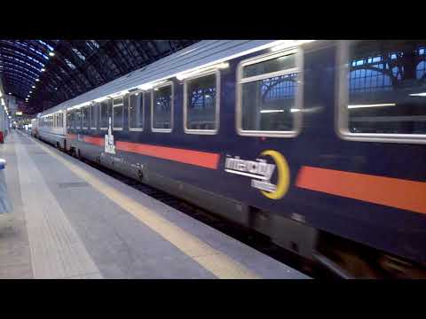 E402B 128 con ICN in manovra - Milano Centrale - 12/12/2018