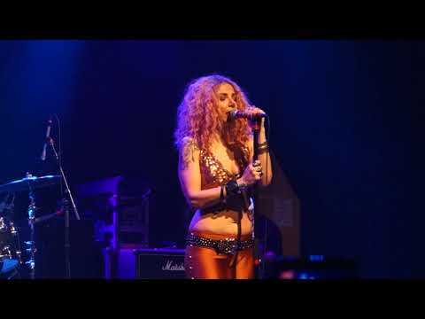 LEZ ZEPPELIN - All female Led Zep cover band - Really good! 'Ten Years Gone'