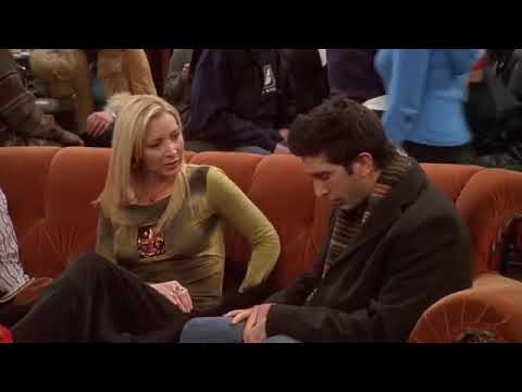 F.R.I.E.N.D.S Phoebe mugged Ross