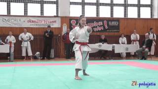 preview picture of video 'Denisa Pešková - 24. Karate Zvolen Cup'