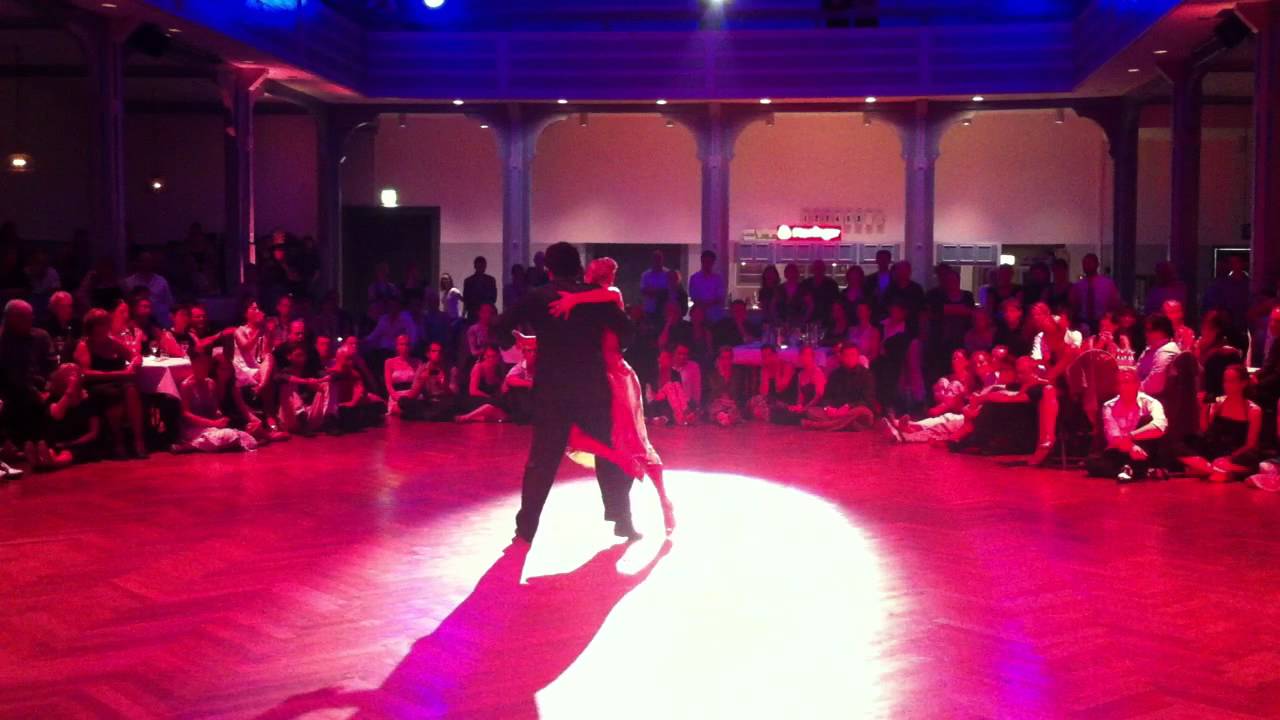 Sebastian Arce y Mariana Montes 2/4