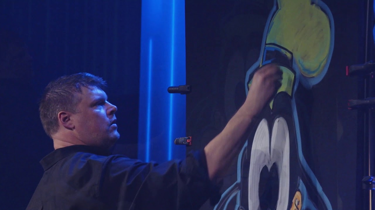 Sam Glenn Goofy Chalk Art Performance