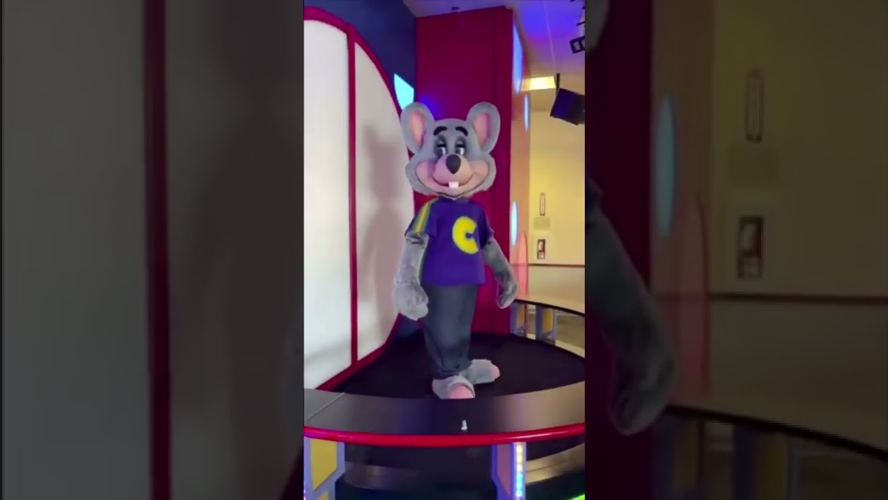 This chuck e. cheese is haunted #shorts #creepy