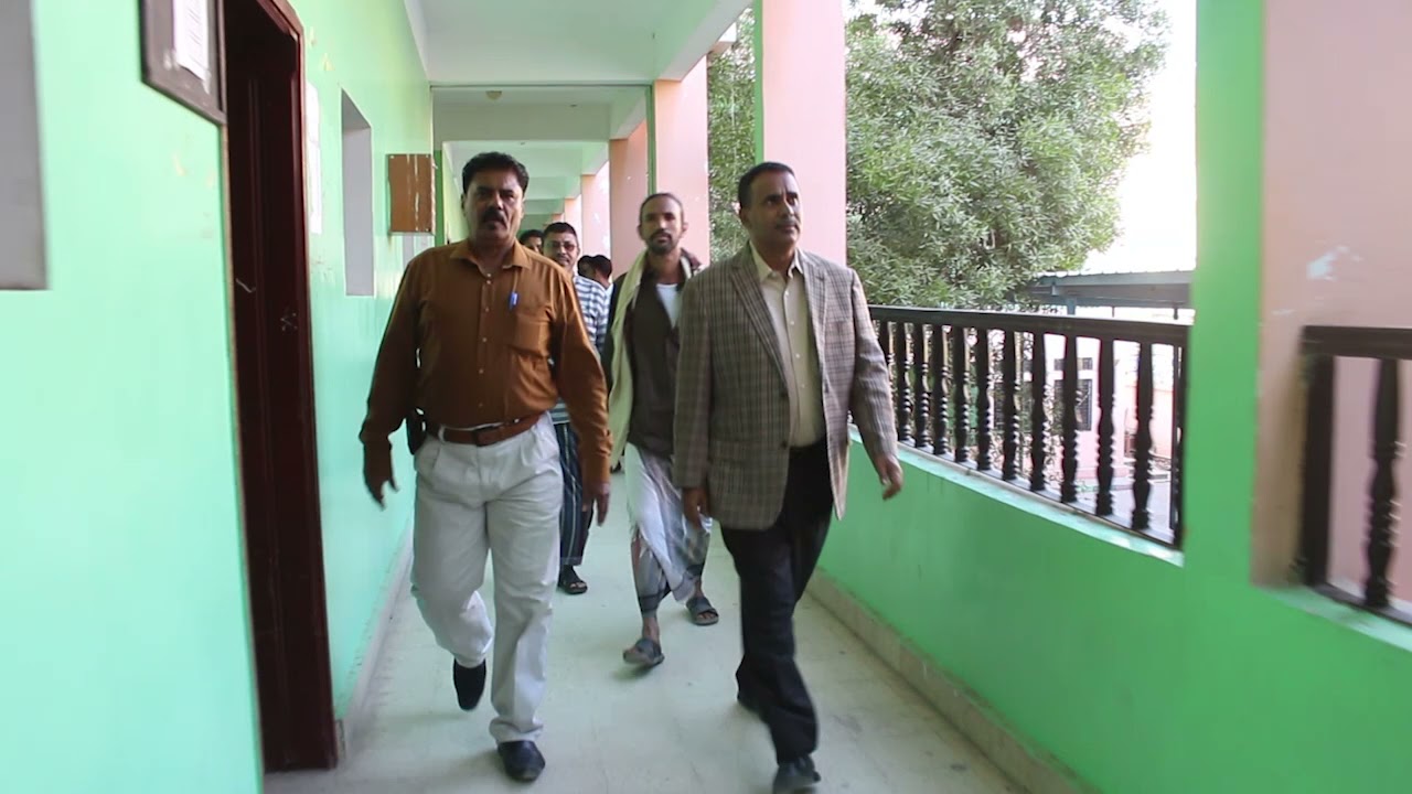 وكيل أول وزارة التربية والتعليم _مدير تربية حضرموت يفتتح مشروع إعادة تأ هيل مدرسة الجماهير التاريخية وأربعة معامل الحاسوب بعدد من ثانويات ومجمعات مديرية مدينة المكلا 