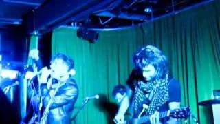 Neverending White Lights f. Evan Konrad - The Living (Live)