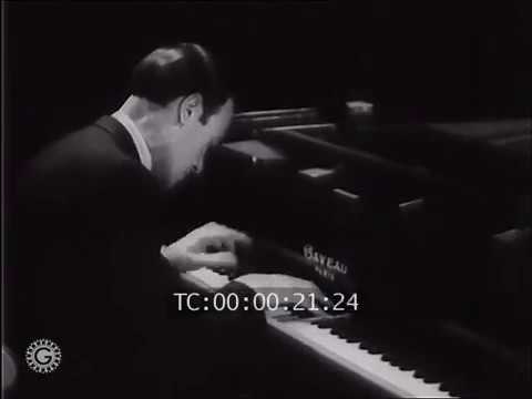 Alexander Brailowsky plays Chopin's Waltz in C-sharp minor, Op. 64/ 2