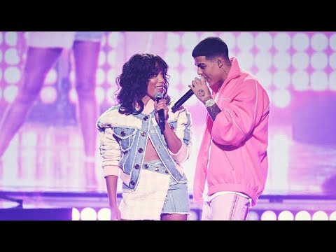 Lunay y Anitta - TODO O NADA Live at Premios Juventud 2021