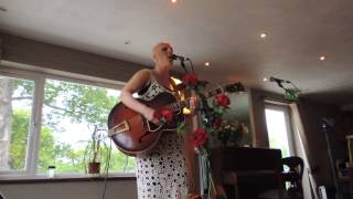Nell Bryden - Echoes at the White Post Inn Yeovil