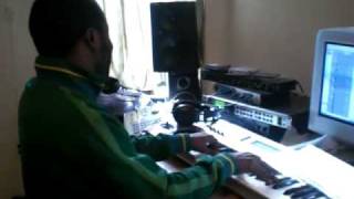 Mic playin oh give thanks