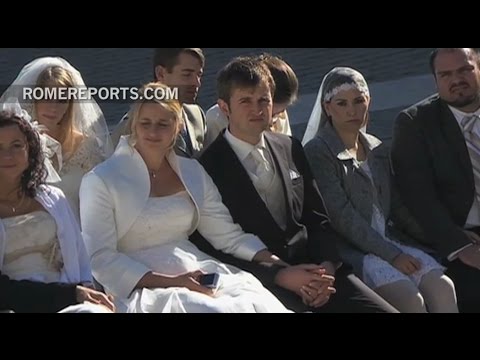 Recién casados: ¿Cómo hacer para saludar al Papa?