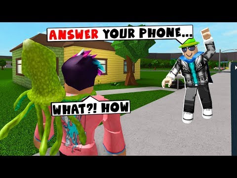 I Found A Secret Pool To Escape My Crazy Fan S House Roblox - i accidentally added a stalker and then they called my phone roblox bloxburg