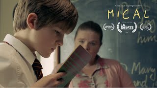 A dyslexic boy can't read and write until his mother takes matter into her own hands