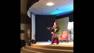 PREDICANDO Pastora KARLA GUERRA en la IGLESIA NUEVA CREACION DENISON TX