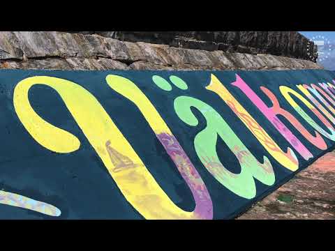 Välkommen hem till Simrishamn – ny målning i hamnen